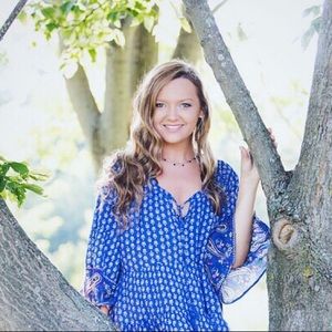 Meet your Posher, Elise